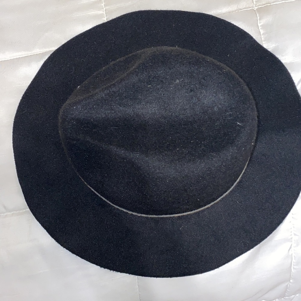 Hat - Picture 5 of 7